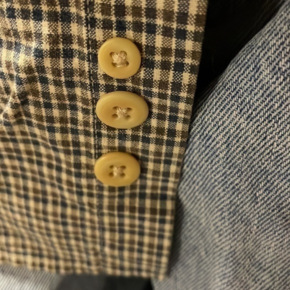 ABERCROMBIE and Fitch long sleeve button down shirt size L - Picture 3 of 4